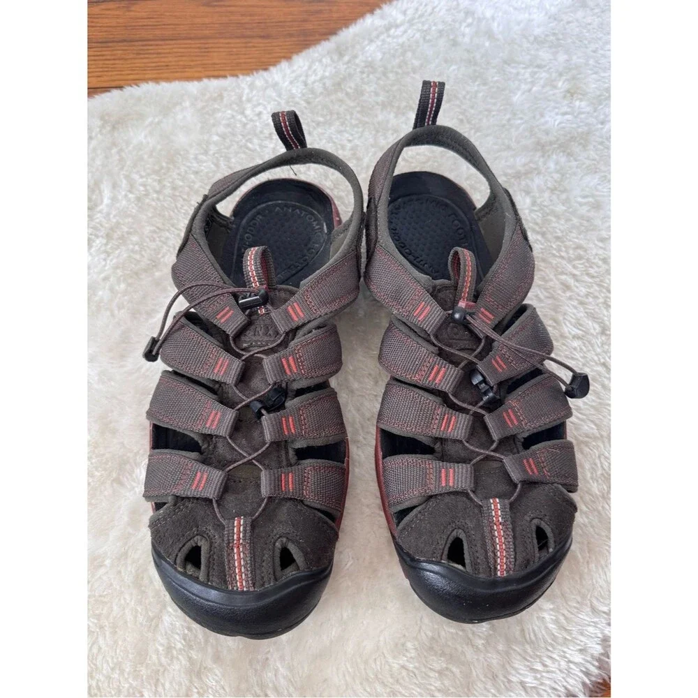 Keen Clearwater CNX  Water Outdoor Hiking Sandals Brown/Red Closed-Toe 9.5